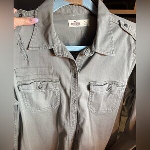 Hollister army green fatigue type Button-Up Shirt size small